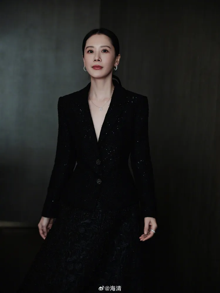 海清自己PO美照。翻攝海清微博