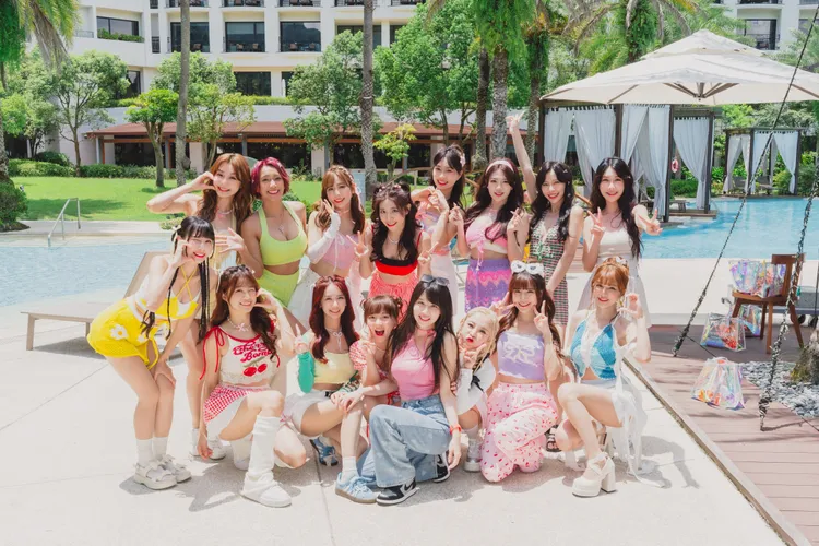 紅隊單曲側拍花絮，搶先曝光。樂天桃猿提供