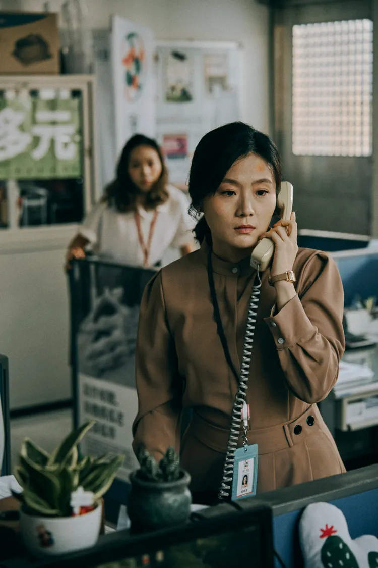 楊小黎因為聲援黃鐙輝而被恐嚇。公視台語台、華視提供