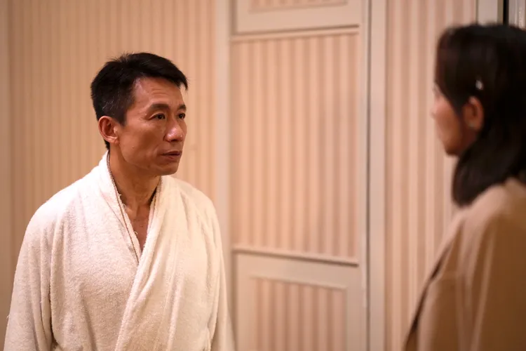 郭子乾（左）被季芹懟「中看不中用、沒老二」。（壹壹影業提供）