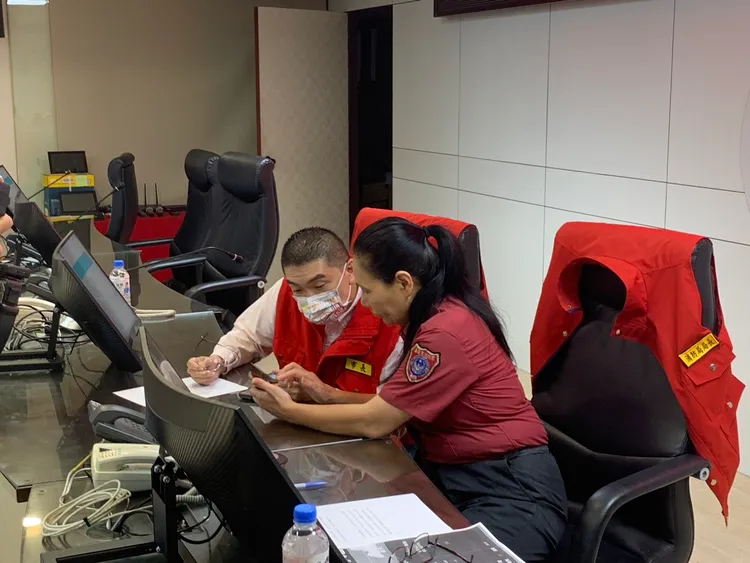 謝國樑今天上午緊急取消行程，改至災害應變中心坐鎮。記者葉先鵬攝