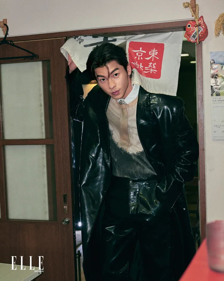 許光漢拍攝《ELLE》封面。《ELLE》國際中文版提供