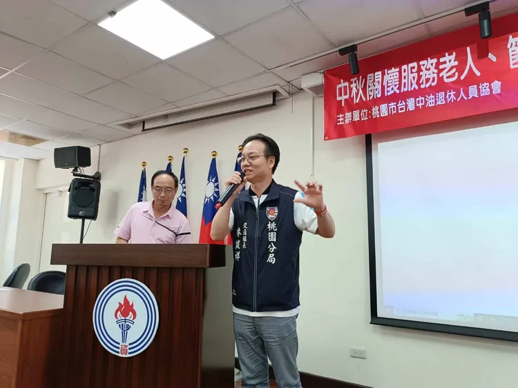 桃園分局利用中秋佳節前夕，結合各類活動場合做「交通安全月及防詐騙」等宣導。警方提供