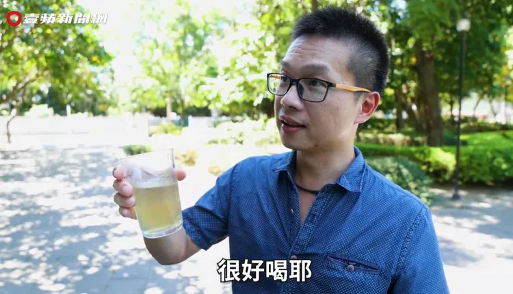 ▲ 受訪人高先生表示，草本積熱清味道很好喝，有清香檸檬味。