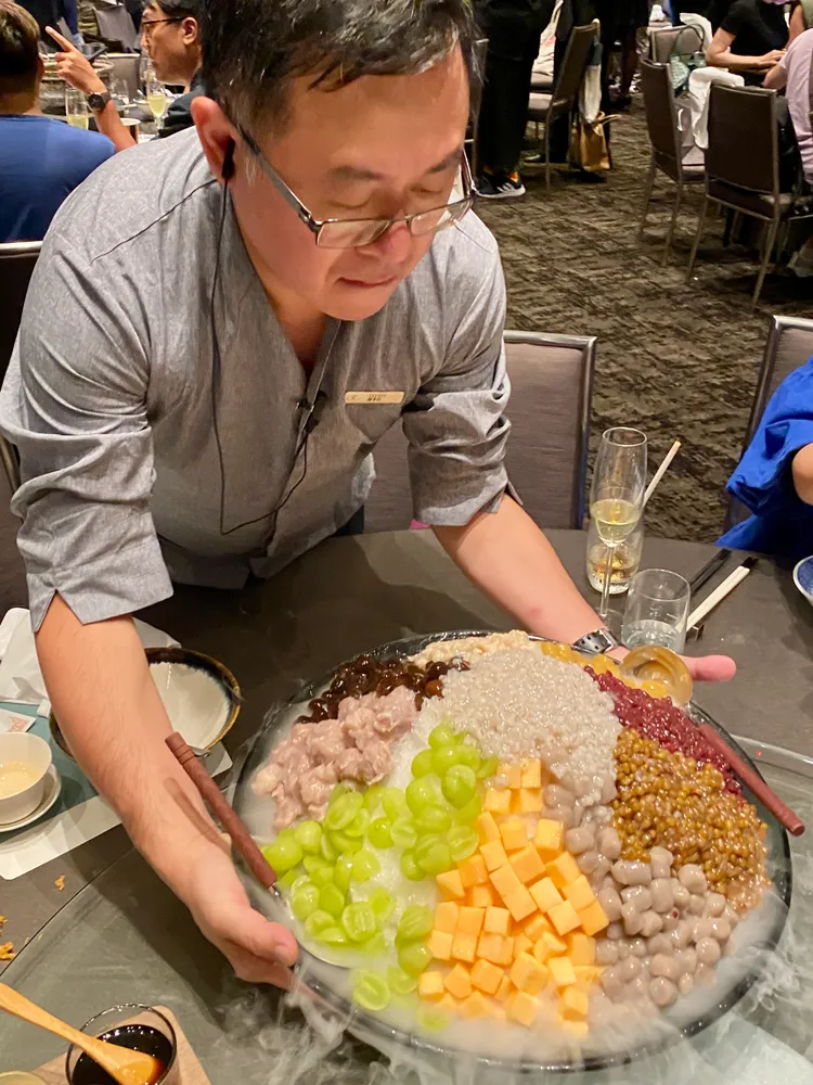 可供10人一起吃的海派剉冰為晶華代表性名菜。莊偉祺攝