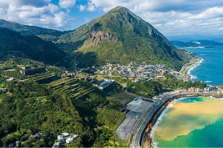 新北市政府觀光旅遊局近年持續推出嶄新的觀光品牌(圖為青春山海線)。觀光局提供