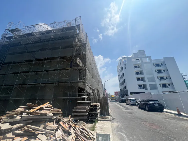 周邊地上5樓電梯公寓均已賣逼近3字頭。葉家銘攝