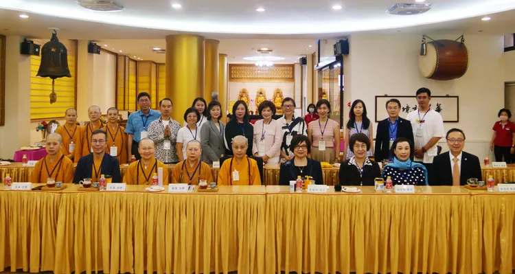 國際領袖基金會總會長董繼玲感謝蓮社在四大志業上的努力，讓他們得到無限的啟發，與心靈的平靜。翻攝畫面