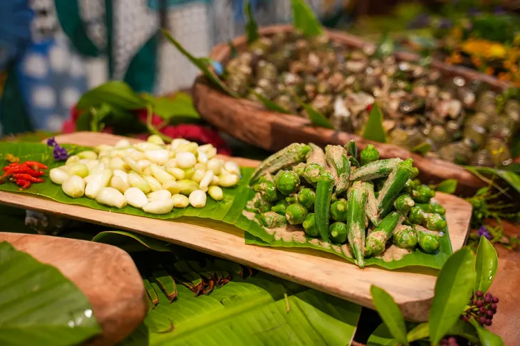 阿美族宴席上少不了豐富的野菜。田欣雲攝影