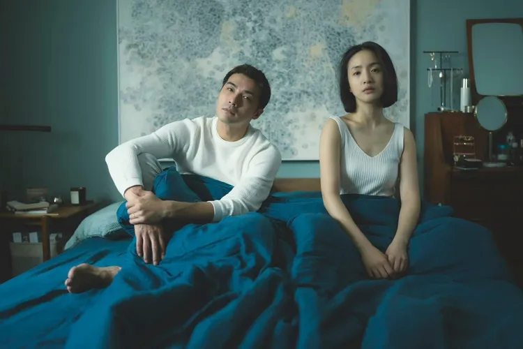 賀軍翔（左）和林依晨劇中是一對怨偶。翻攝徐譽庭臉書