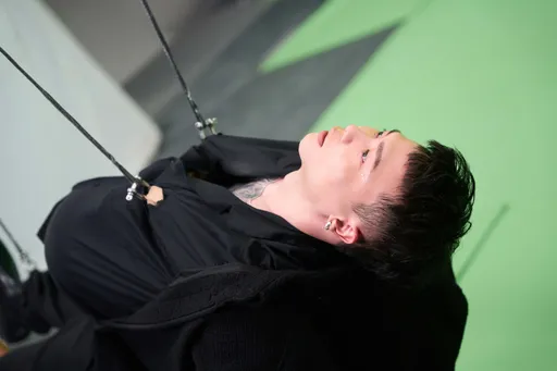 蕭秉治吊鋼絲全身癱軟　痛苦到呼吸困難