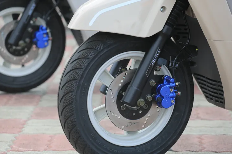 Spring 125 Soteria最大的重點就是配備源自於BOSCH大廠的TCS+ABS+ECU主動安全輔助系統。林浩昇攝