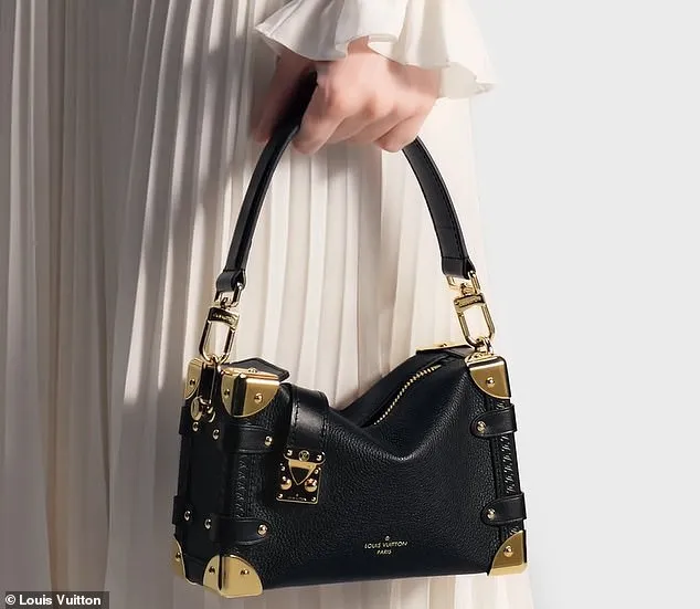 Louis Vuitton）手提袋要價3950美元。