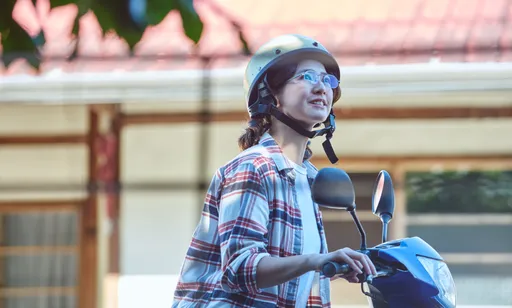 臧芮萱首吊鋼絲狂發抖 異地拍戲發燒重感冒失聲