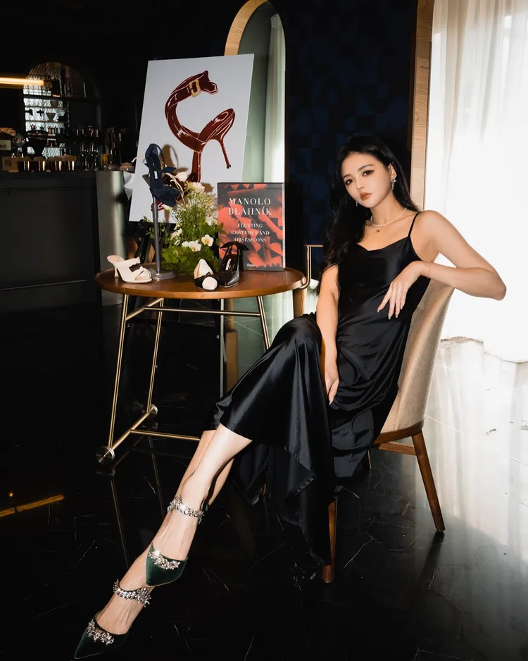 夏黃廉盈近日被前夫一連串爆料。翻攝lienhsia IG