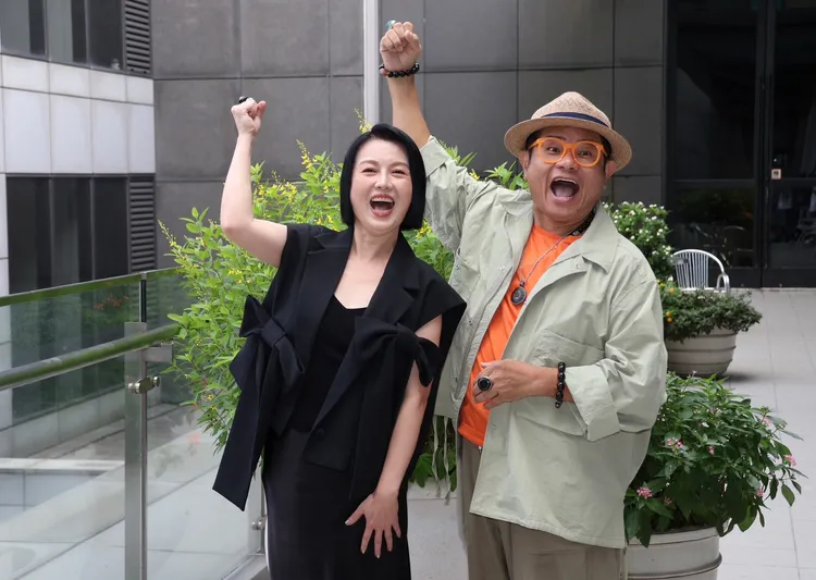 許效舜與苗可麗出席《超級夜總會》入圍茶敘。莊宗達攝