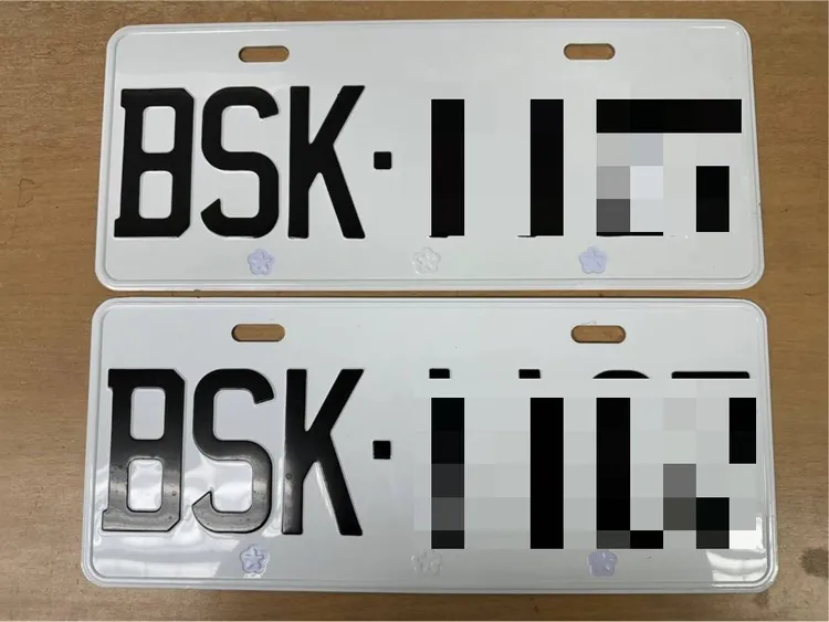 假車牌幾可亂真，第一時間連開單警員也沒注意。民眾提供