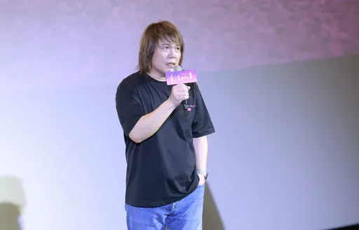 伍佰騎檔車載林志玲趴趴走 帶女神避風雨全被路人直擊