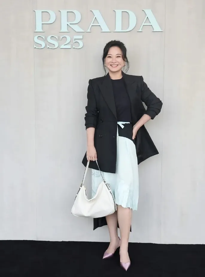 賈玲開啟首度時裝周之旅，到米蘭看秀。翻攝娛大蜀黍微博