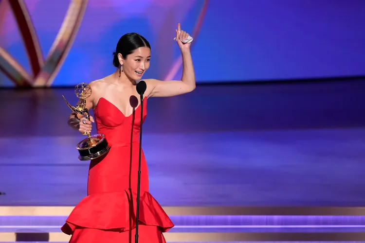 澤井杏奈一路哭著上台。美聯社