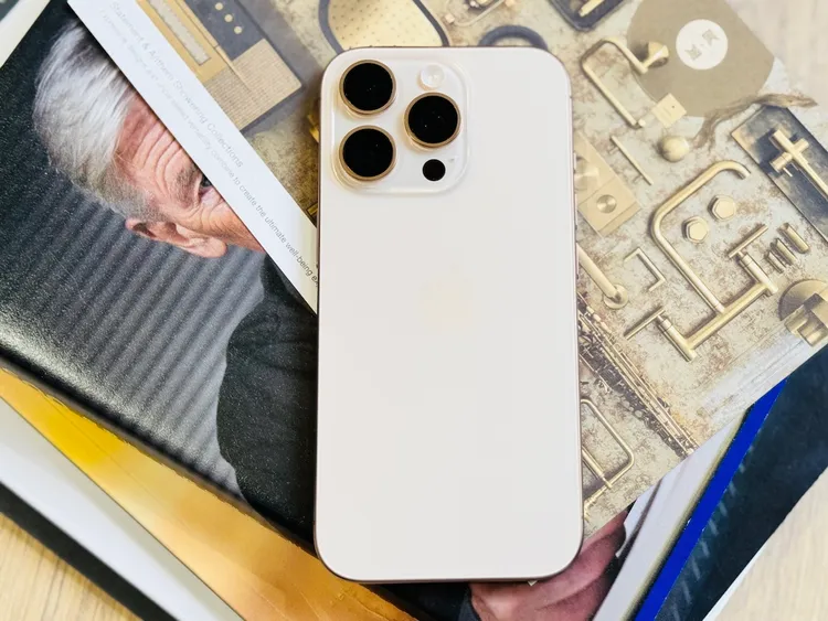 最受消費者喜愛的顏色為Pro新色沙漠鈦色。趙筱文 攝