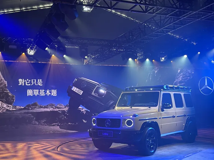 全新G 500與G 450 d在直列六缸渦輪增壓引擎基礎下，這次也結合48V高效輕油電系統，並標配可變阻尼懸吊系統。林浩昇攝