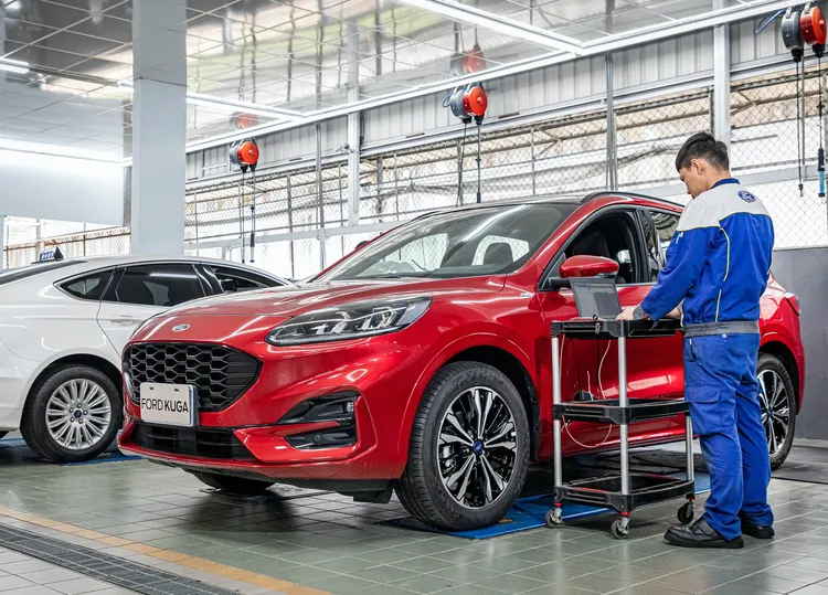 Ford的Line官方帳號即時拍照功能，可讓維修履歷的記錄更加直觀完整，對於車主瞭解交修項目也更加迅速清晰，減少回廠等待時間。業者提供