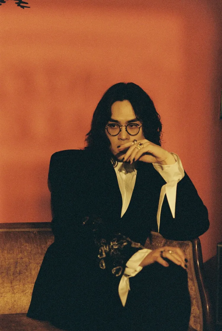 鶴的音樂才華備受各界肯定。ROMAD落夢地