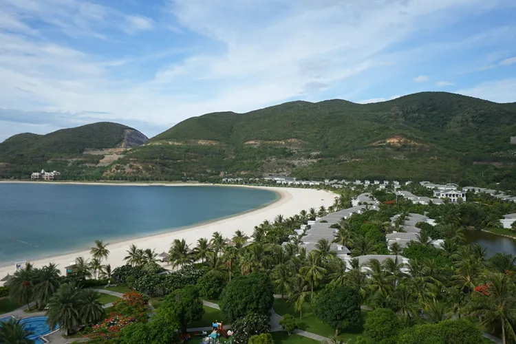 延綿不絕的白色沙灘更讓芽莊有著東方夏威夷之美稱。S.H.攝