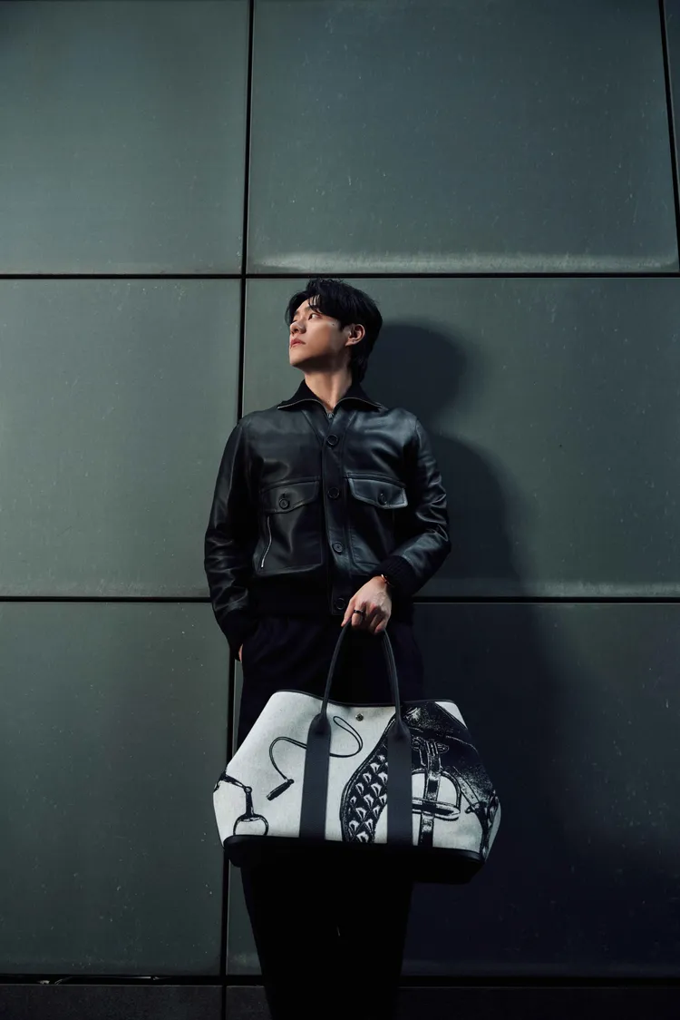 李程彬擔任嘉獎嘉賓時一身勁裝，帥氣逼人。東旭九翔娛樂提供