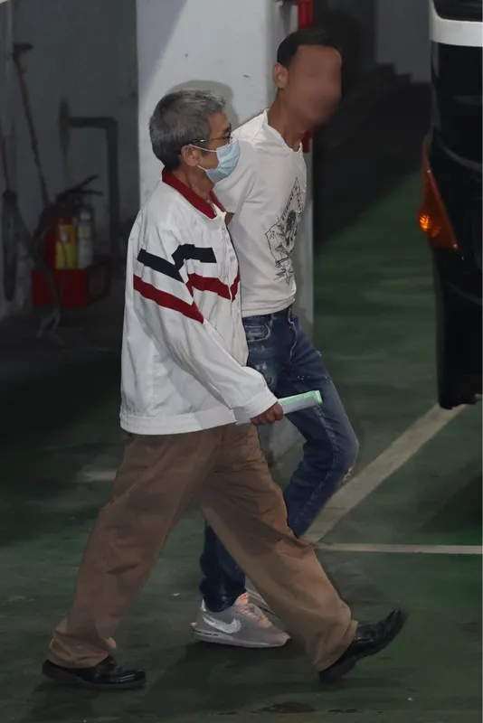 前台北市長辦公室主任李文宗，遭北檢收押禁見，今凌晨上囚車送往看守所。