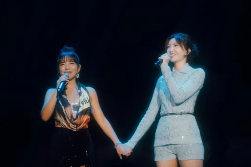 丁噹深V露背耍辣解7年之癢　洗腦天后驚喜現身助陣