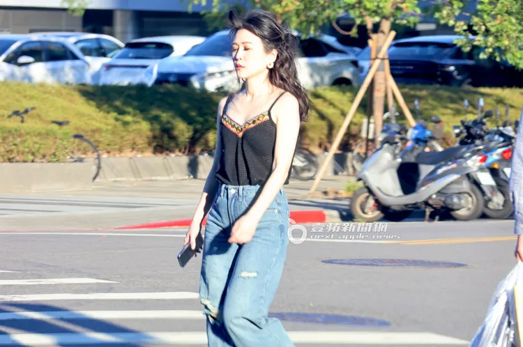 田燕呢保養得宜，好身材若隱若現。特勤中心攝