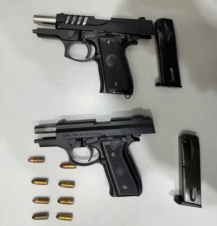 警方查扣的槍彈。警方提供