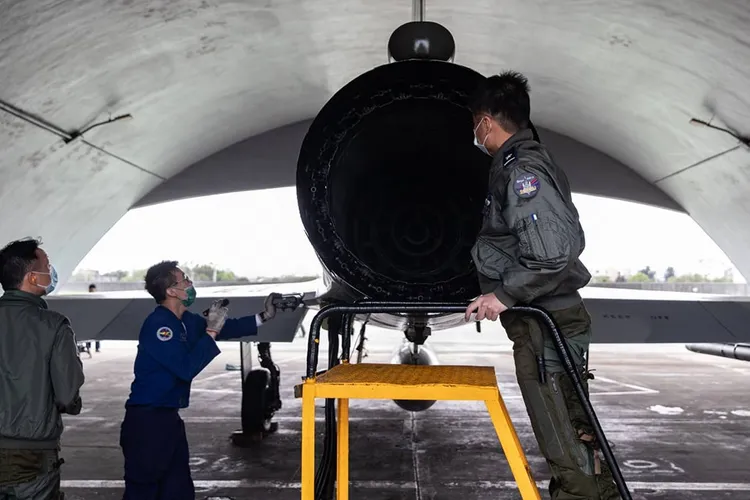 幻象戰機檢修畫面。中華民國空軍臉書