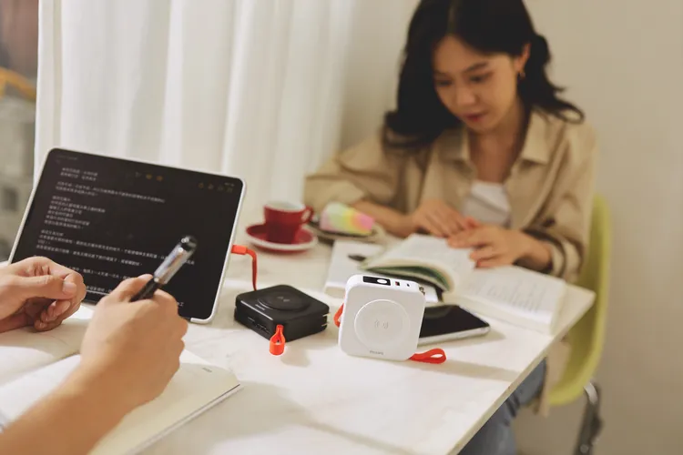 PHILIPS FunCube 2.0一顆滿足出差旅行各種充電需求。雙全國際提供