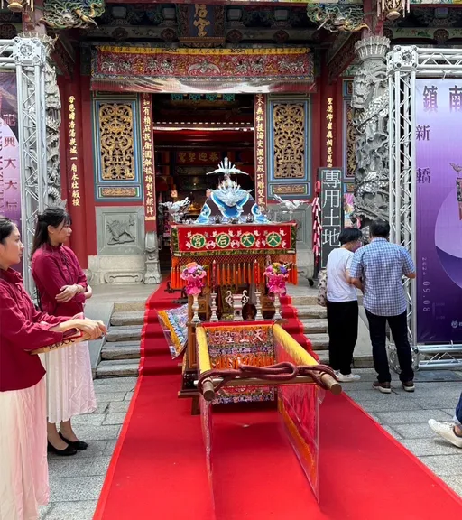 「府城迎媽祖」鎮南媽新鑾轎過火安座首亮相 廟方打造虎爺神像回贈愛爾麗