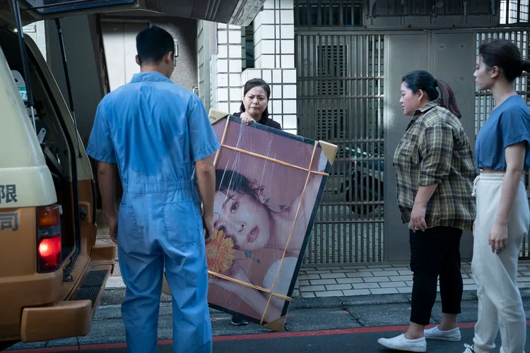 客串演出的林嘉俐與蔡嘉茵有不少對手戲。果陀娛樂提供