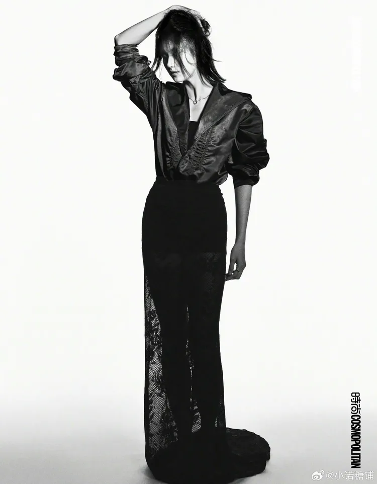 夏思凝下半身穿半透明蕾絲惹議。 翻攝微博