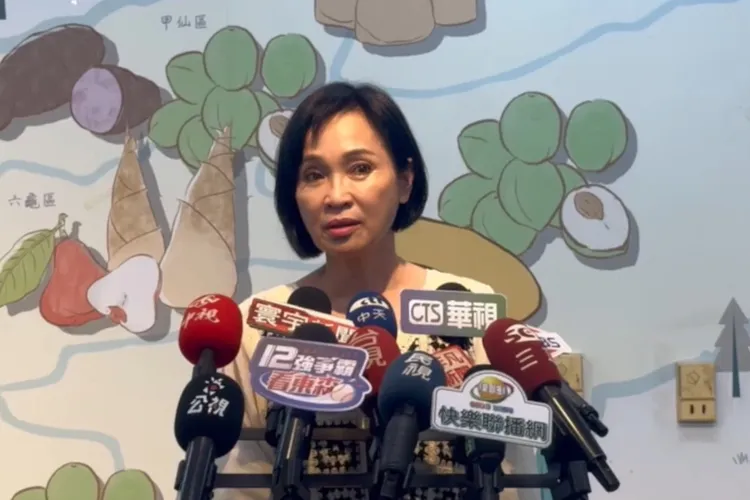 國民黨高雄市黨部主委柯志恩昨天下午受訪，希望黃紹庭勇敢面對，盼外界不要過度解讀、靜待司法釐清真相。翻攝照片