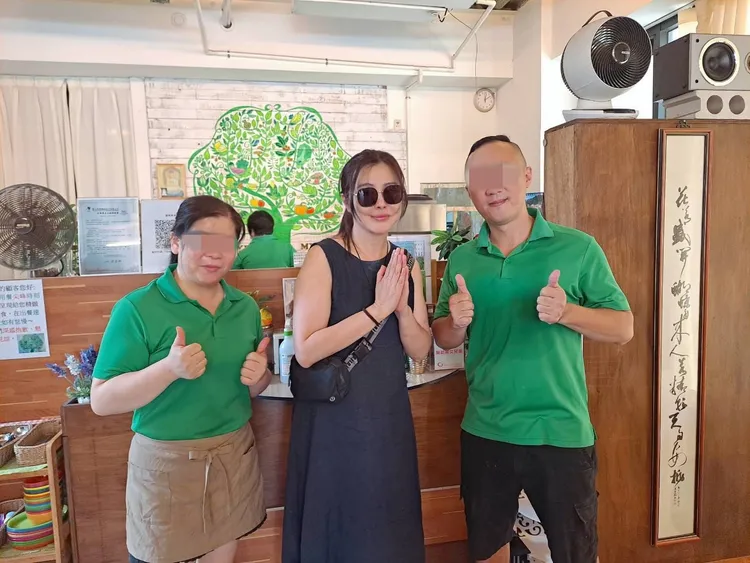 王祖賢回台過中秋，聚餐照曝光。翻攝豐樂素食粉專