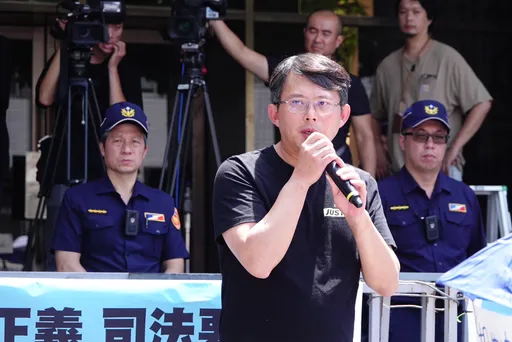 柯文哲被爆「偵訊遇可疑款項語意就模糊」 黃國昌怒批「說好的偵查不公開呢?」