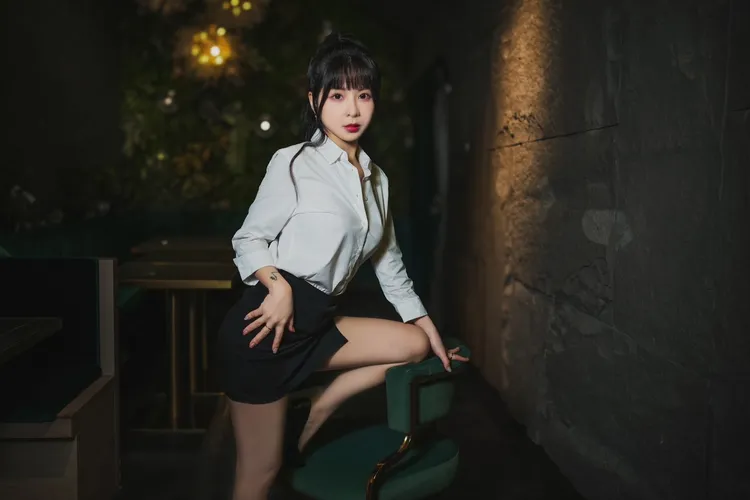 Tiny教師節盼開性愛教學直播。Nightco提供