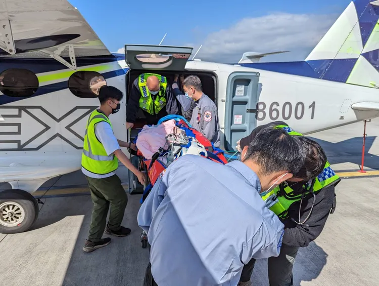 除發展商務航空，也陸續投入緊急救援與離岸風店維修等服務。安捷航空提供