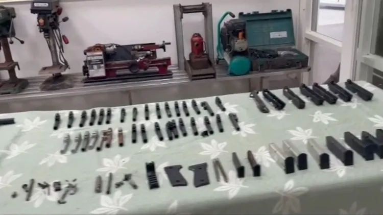 雲林檢警在肅槍行動中共查扣各式非法槍械25支，成果豐碩。警方提供