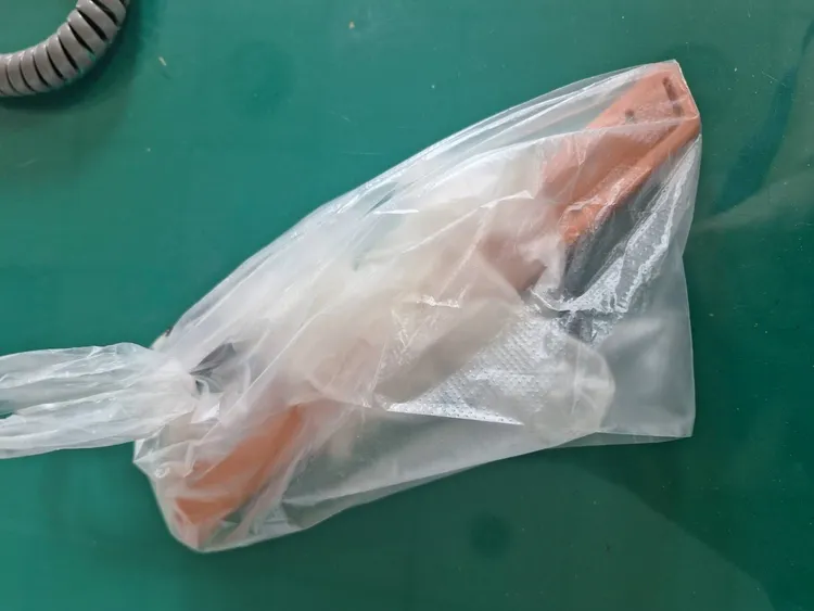 泰籍同男偷吃人妻，被對方的越籍胡姓先生持水果刀刺殺身亡，魂斷異鄉。警方提供