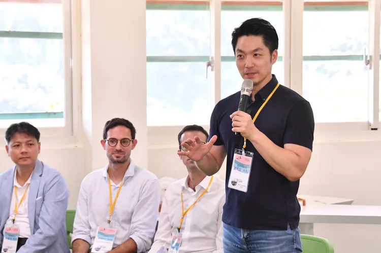 台北市長蔣萬安點唱〈告白氣球〉，在周杰倫社群下留言。北市府提供