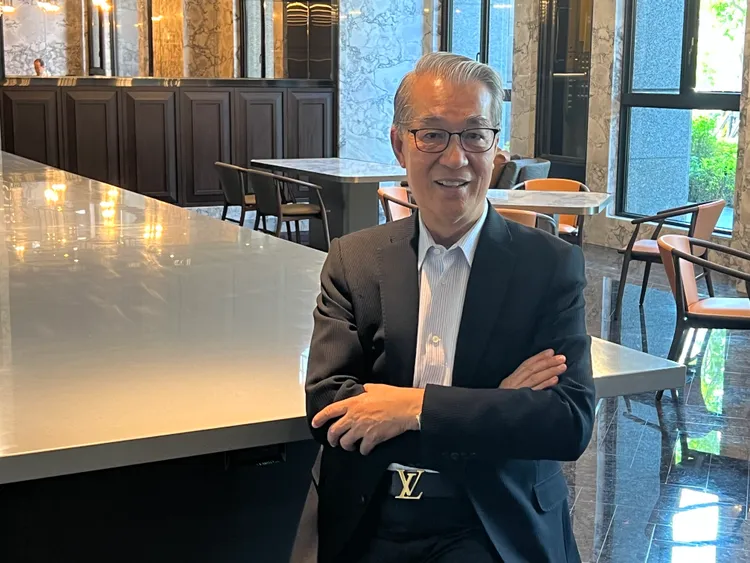 皇苑建設董事長郭敏能指出，過去高雄長期豪宅4-5字頭房價，相對中北部而言被低估，目前7字頭已開始逐漸追上台中，未來「御皇苑」將有挑戰8字頭行情。葉家銘攝