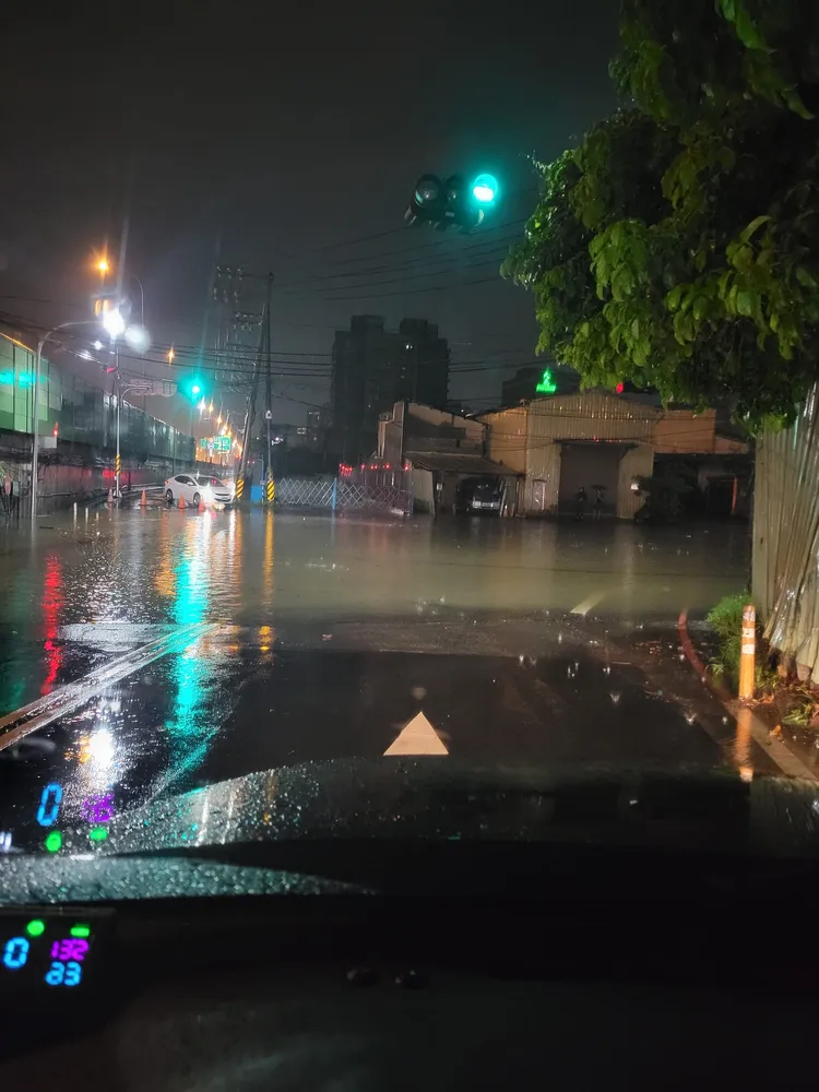 汐止吉林路涵洞前。翻攝《汐止集團》臉書