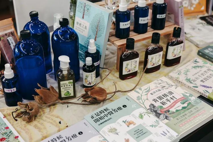 城市書店-香氣市集＋咖啡主題書展。文化局提供